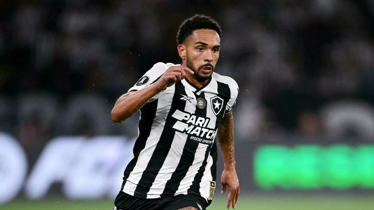 Vitinho, do Botafogo, é convocado para a Seleção