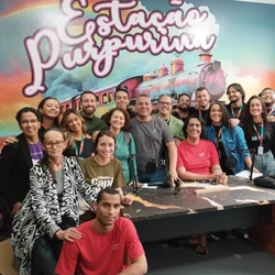 Na Penitenciária de Segurança Média 2, primeira do país voltada à população LGBTQIA+, iniciativas  que envolvem costura, crochê e rádio ressignificam o cumprimento da pena