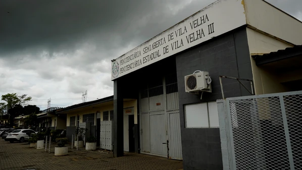 Interno, de 28 anos, chegou a ser socorrido, mas não resistiu; colega de cela assumiu autoria das agressões e foi autuado