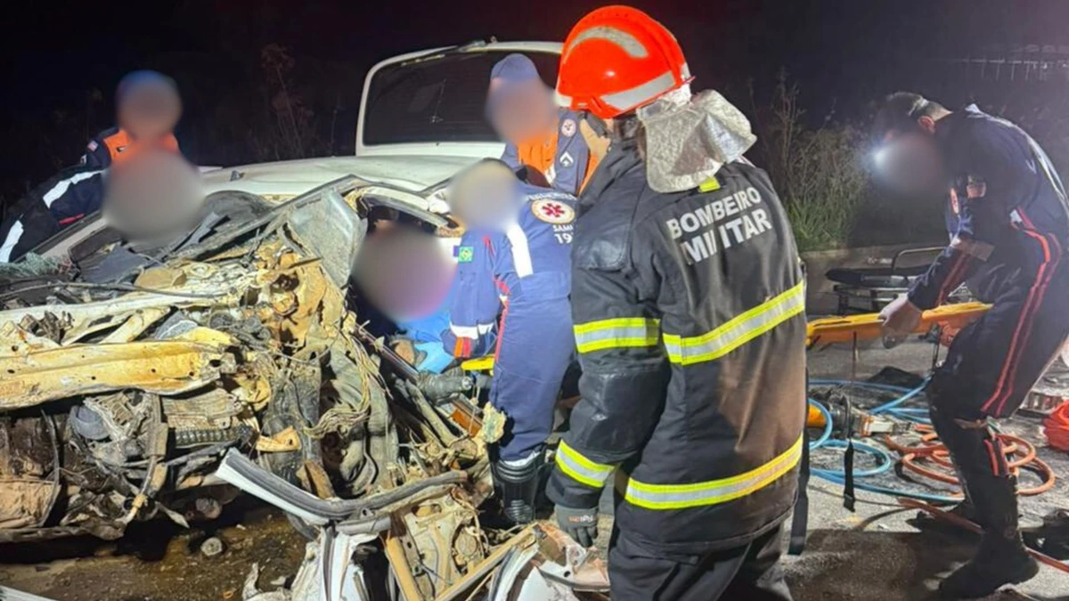 Cinco pessoas ficam feridas em acidente na ES 080