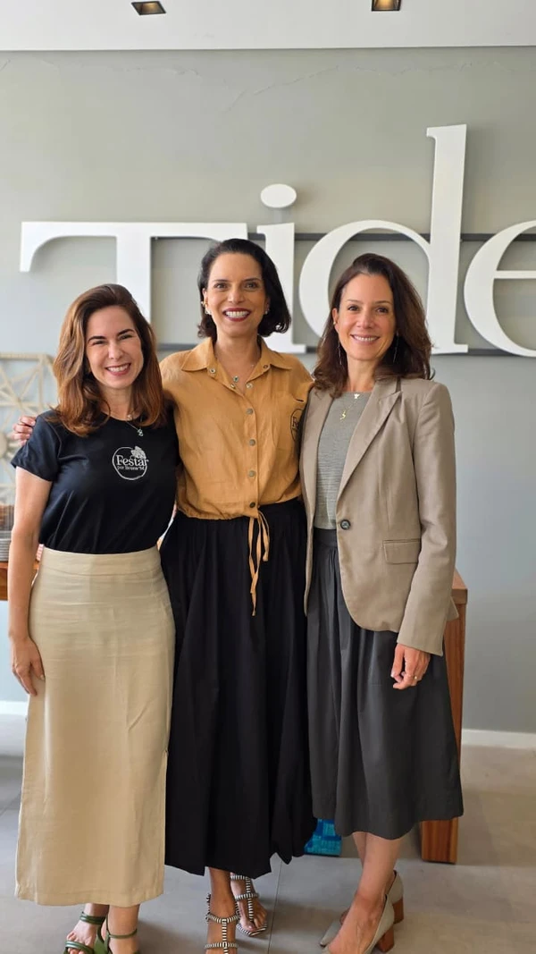 Fabi, Bruna Medeiros e Licia Colodete 