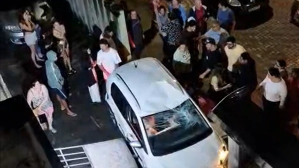 A sequência de acidentes começou ainda no cruzamento da Avenida Jair de Andrade com a Rua Curitiba, em Itapuã