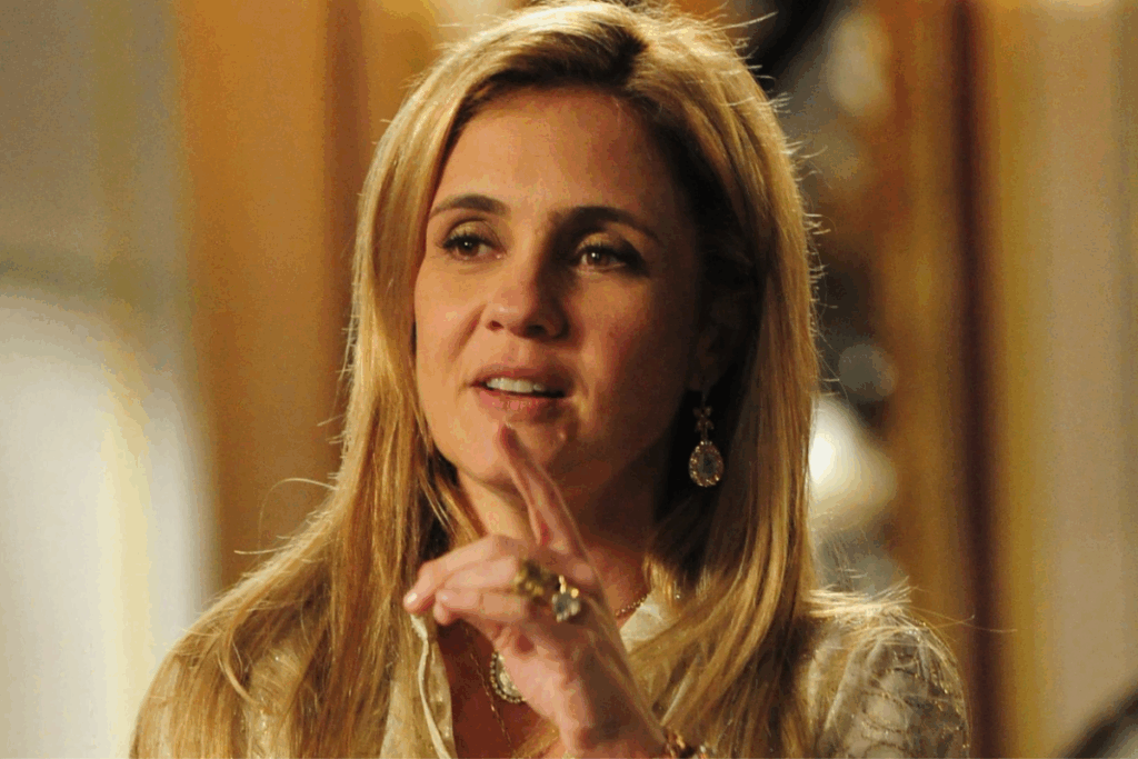 Entre mentiras e risadas sarcásticas, Carminha se tornou a vilã mais comentada de “Avenida Brasil” (Imagem: Reprodução digital | TV Globo)