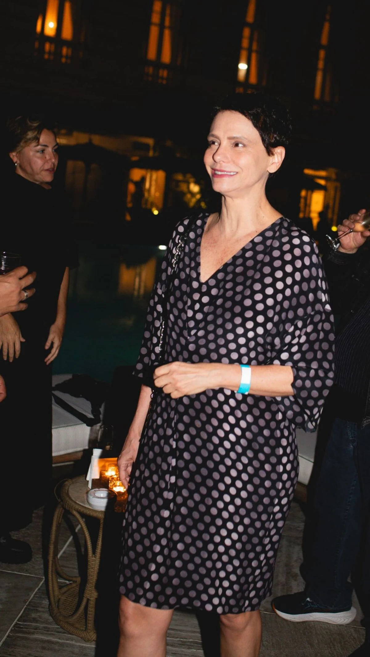 Elenco de 'Vale Tudo' se reúne para ver capítulo da morte de Odete Roitman por Reprodução/Instagram/@belmondcopacabanapalace