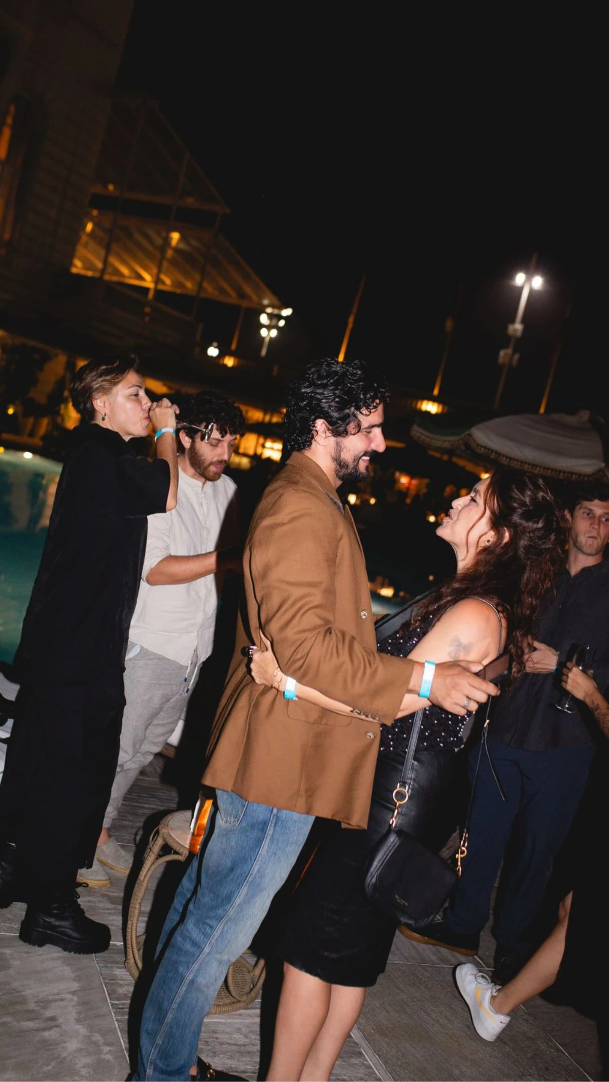 Elenco de 'Vale Tudo' se reúne para ver capítulo da morte de Odete Roitman por Reprodução/Instagram/@belmondcopacabanapalace