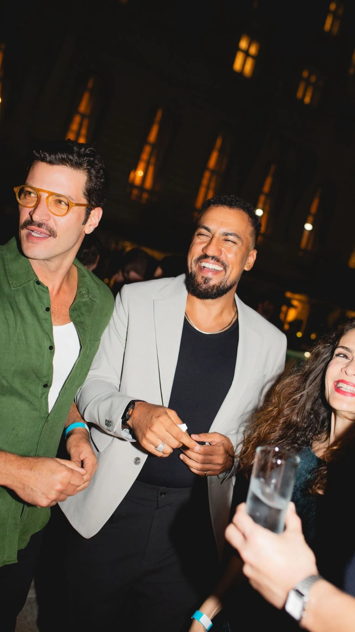 Elenco de 'Vale Tudo' se reúne para ver capítulo da morte de Odete Roitman por Reprodução/Instagram/@belmondcopacabanapalace