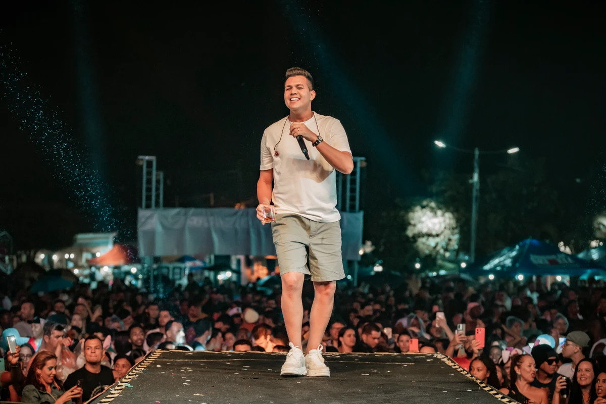 Vitor Fernandes traz o melhor do piseiro para o ES em 2026