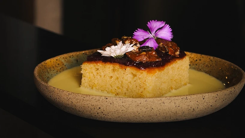 Bolo de azeite, sobremesa do Cuco Gastrobar, em Vitória