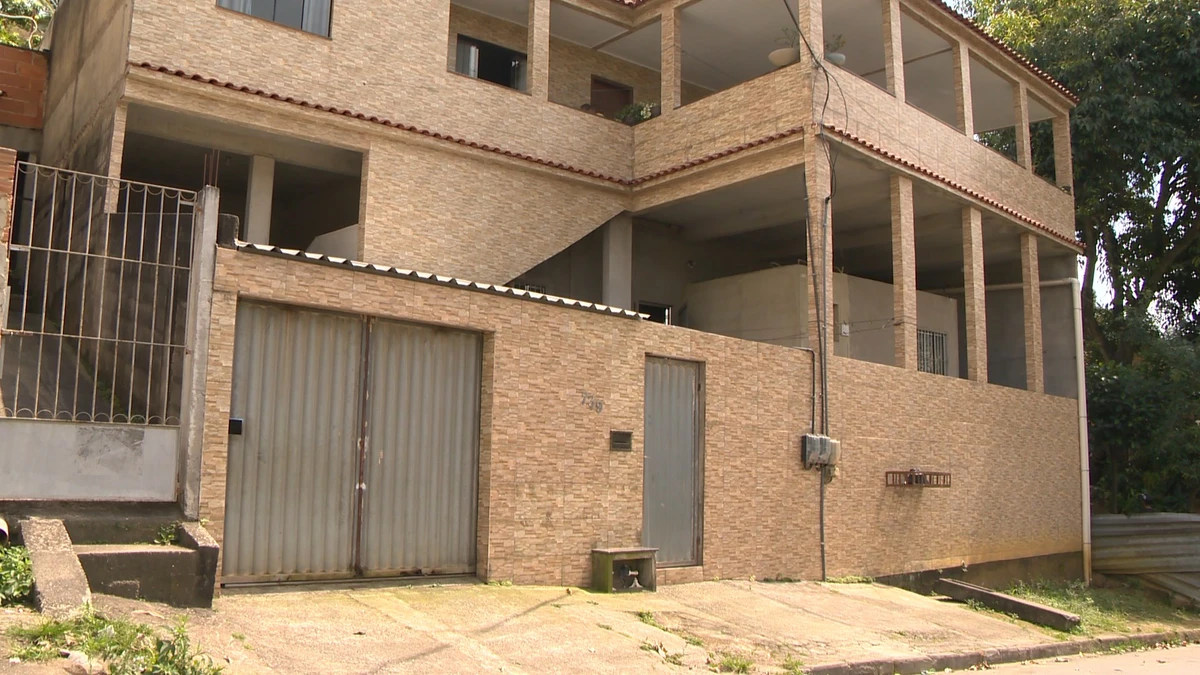 Casa onde a jovem de 18 anos foi mantida em cárcere privado, em Cariacica