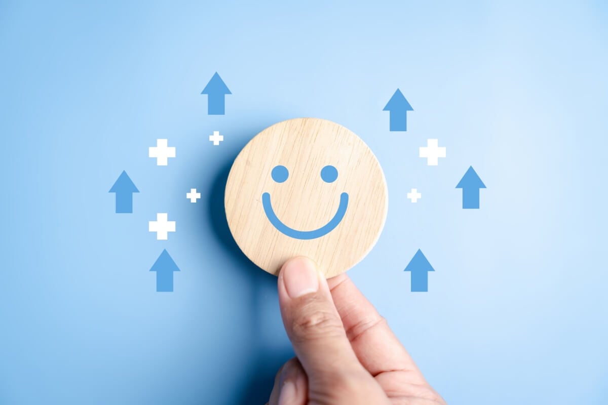 Cuidar da mente é um gesto de autocuidado que fortalece todo o corpo (Imagem: MMD Creative | Shutterstock)