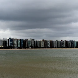 Apesar da previsão, o meteorologista da Defesa Civil Estadual destacou que  pode haver mudanças no cenário, já que o cenário envolve um período mais distante