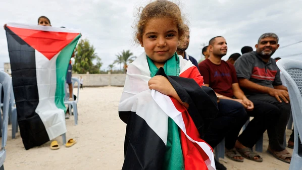 Pressionado por Washington e clamor das ruas, gabinete de Netanyahu decide se aceita trato para encerrar conflito; em primeira fase, reféns serão trocados por prisioneiros palestinos