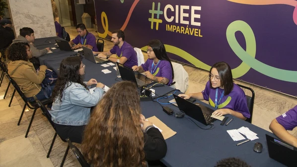 Estágios estão disponíveis em Piúma, Vitória, Vila Velha, Cariacica e Serra, entre outras cidades; áreas de atuação com mais vagas são Educação e Administrativa