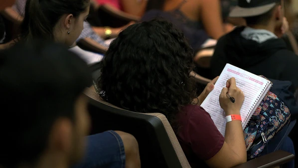 Com 100 vagas disponíveis, aulão acontece no próximo dia 18 e vai focar nas provas de maior peso: Linguagens, Matemática e Redação