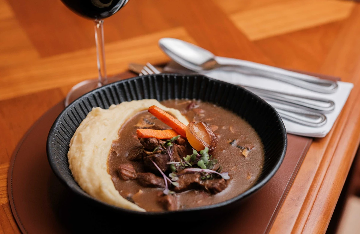 Boeuf-bourguignon-do-Caçarola-Bistrot