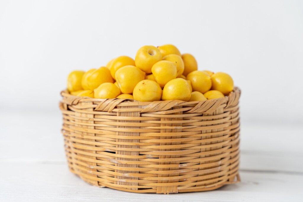 O murici é rico em potássio, mineral essencial para a saúde cardiovascular (Imagem: JRomero04 | Shutterstock)