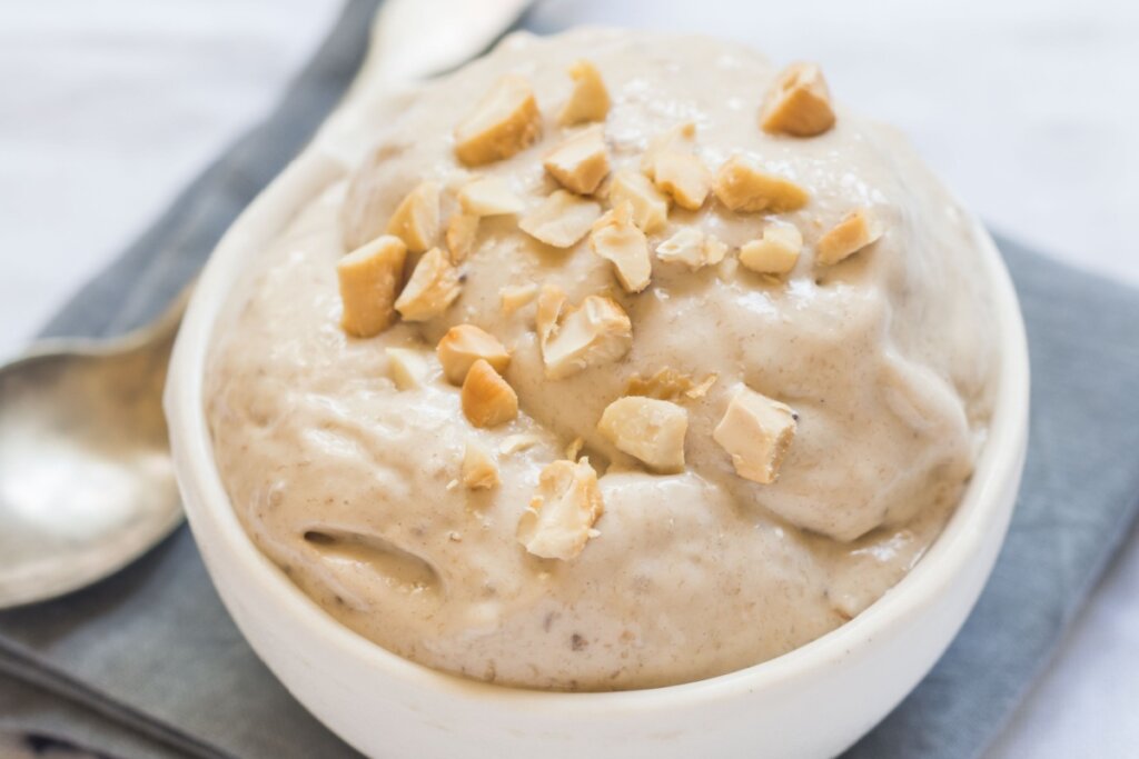 Sorvete de banana com castanha-de-caju (Imagem: Magdalena Paluchowska | Shutterstock)