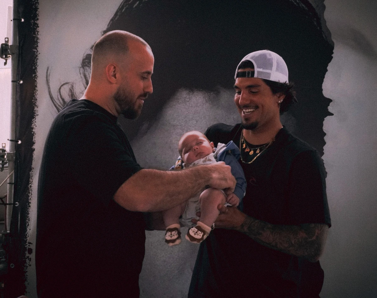 Gabriel Medina em tarde de autógrafos, em Vitória por Camila Müller