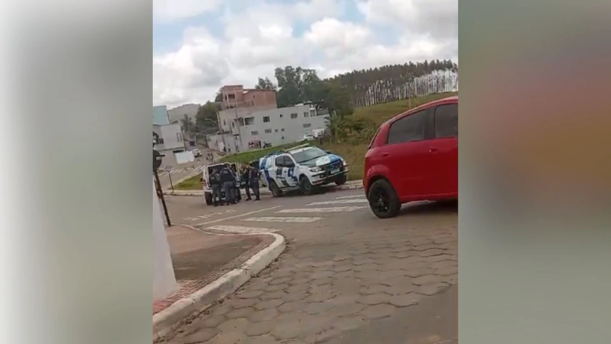 Perseguição termina em acidente e prisão em Aracruz