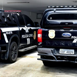 Vítima de 49 anos foi hospitalizada, mas morreu no dia seguinte às agressões. Assassinato será investigado pela Polícia Civil