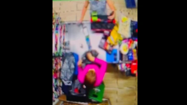 Vinho, chocolate e cigarro estão entre os ítens furtados; proprietária estima mais de R$ 500 de prejuízo