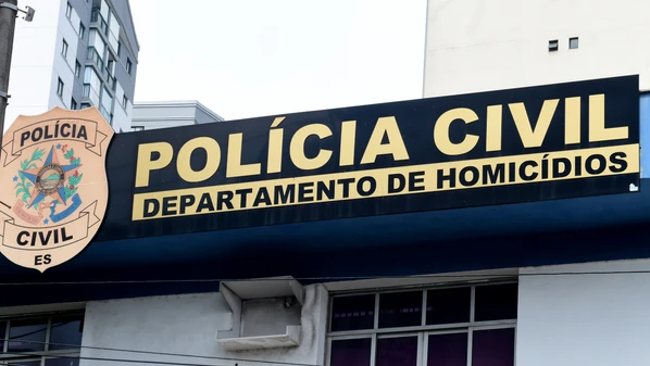 Mesmo a possibilidade de interferência política e econômica se tornou muito menor atualmente, seja porque os policiais alcançam seus cargos por concursos concorridos, não por indicação política, seja porque salários mais dignos e pontualmente pagos deixaram de ser um terreno fértil para a corrupção