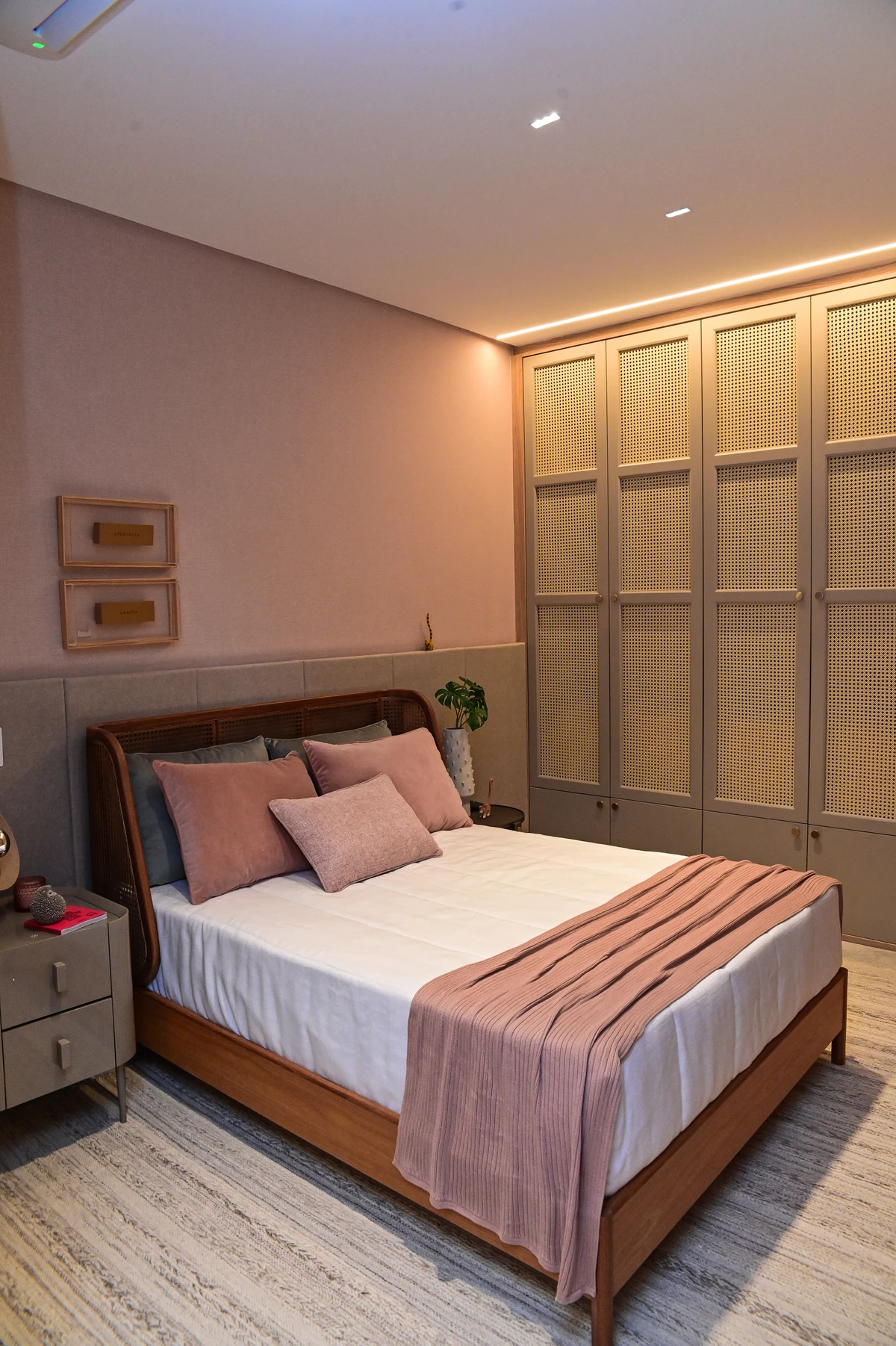 Espaços do decorado do Arti por Clovis Louzada