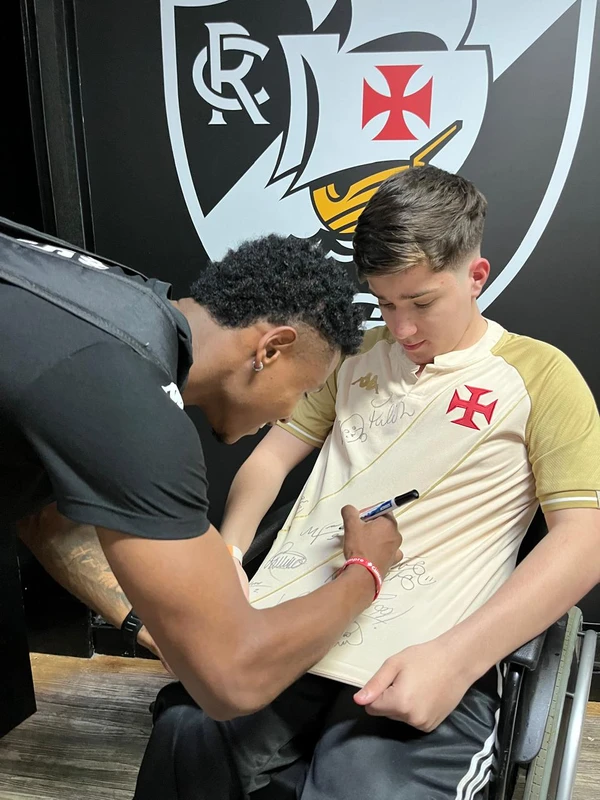 Gabriel Fernandes, de 13 anos, visita vestiário do Vasco e conhece jogadores por Arquivo pessoal