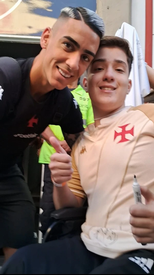 Gabriel Fernandes, de 13 anos, visita vestiário do Vasco e conhece jogadores por Arquivo pessoal