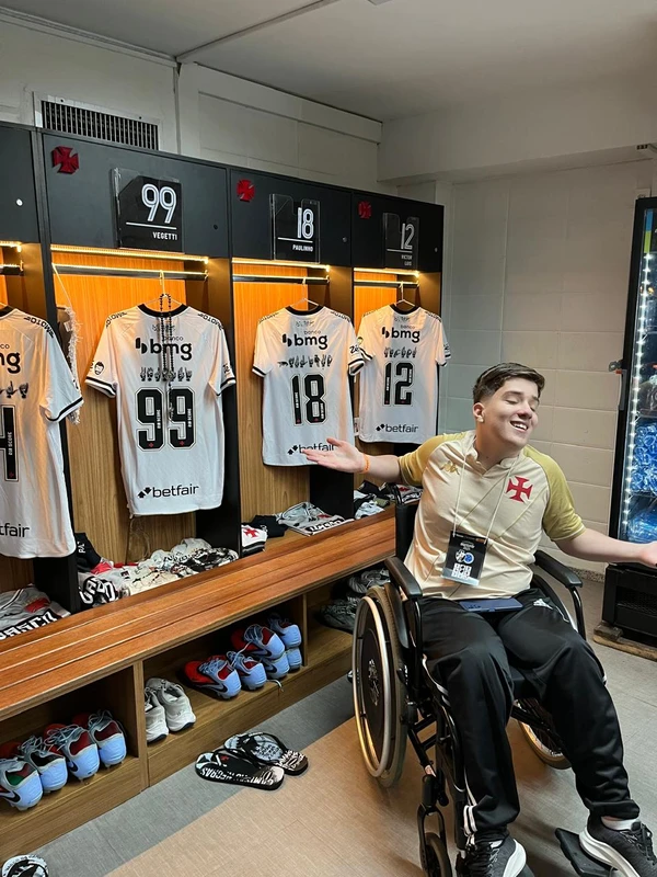 Gabriel Fernandes, de 13 anos, visita vestiário do Vasco e conhece jogadores por Arquivo pessoal