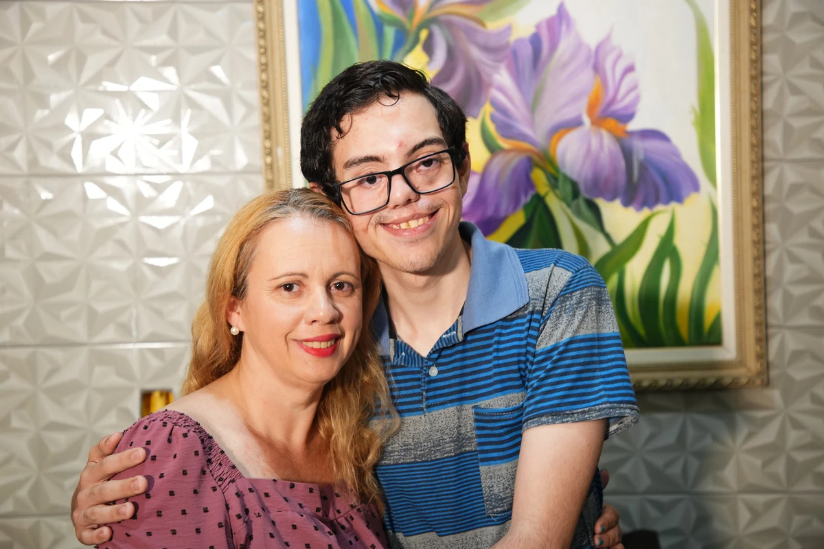 Iarley Bermudes, o extraordinário capixaba, e sua mãe Cristiane