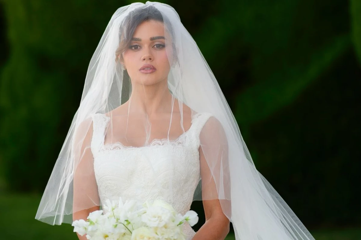 Franciny Ehlke usa vestido assinado por Mayara Jubini