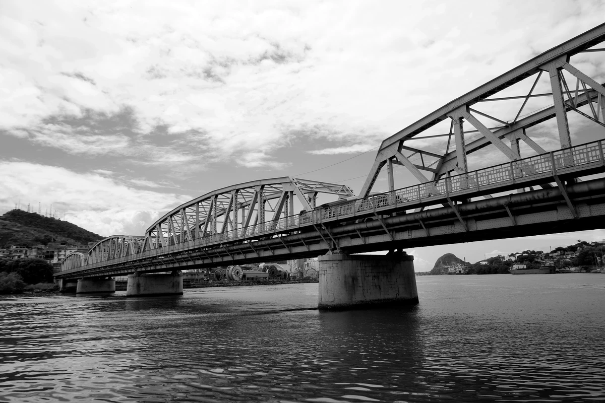 Ponte Florentino Avidos, as Cinco Pontes