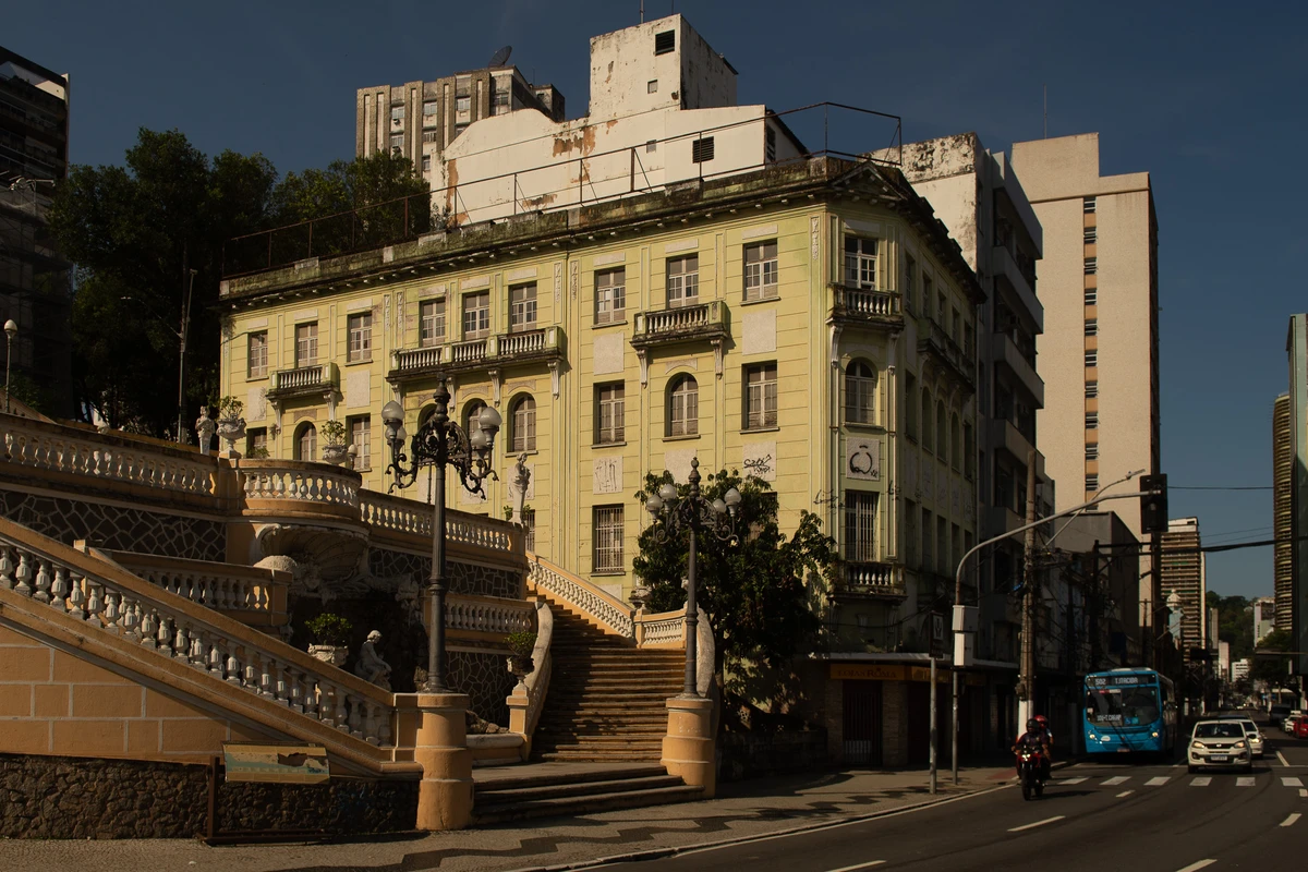 Edifício Morgado Horta será restaurado no Centro de Vitória por Vitor Jubini