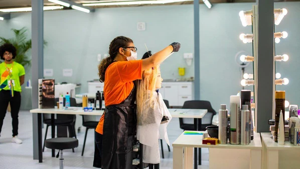 Interessados devem ter idade mínima conforme o curso escolhido e idade máxima de 29 anos; morar no município onde a qualificação será realizada; entre outros requisitos