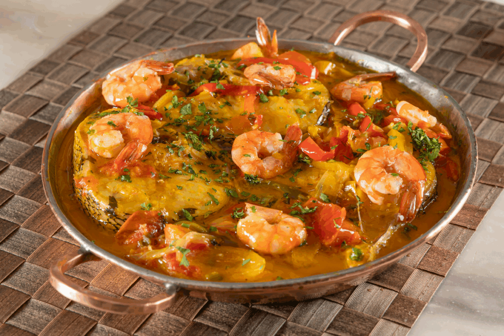 Moqueca de peixe branco com arroz cremoso de coco (Imagem: Glauco Epov | Chef Mariele Horbach e Grupo Hungry)