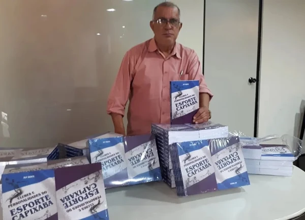 Ruy Monte lançou livro em 2018