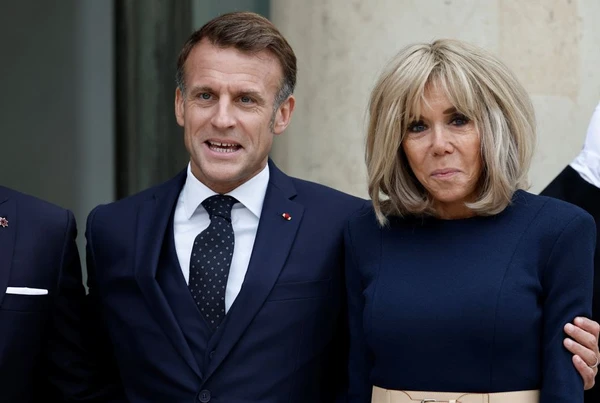  Brigitte Macron com o marido, o presidente da França, Emmanuel Macron