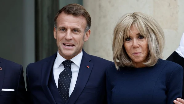 Mais que um caso de etarismo, os ataques à primeira-dama francesa denunciam o medo ancestral da liberdade feminina e a tentativa de silenciar quem insiste em existir