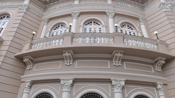 Sem investimento na formação cultural, estaríamos formando somente profissionais, mas não cidadãos no sentido pleno. A longo prazo, isso impacta diretamente a capacidade de inovação e a qualidade da democracia de um país