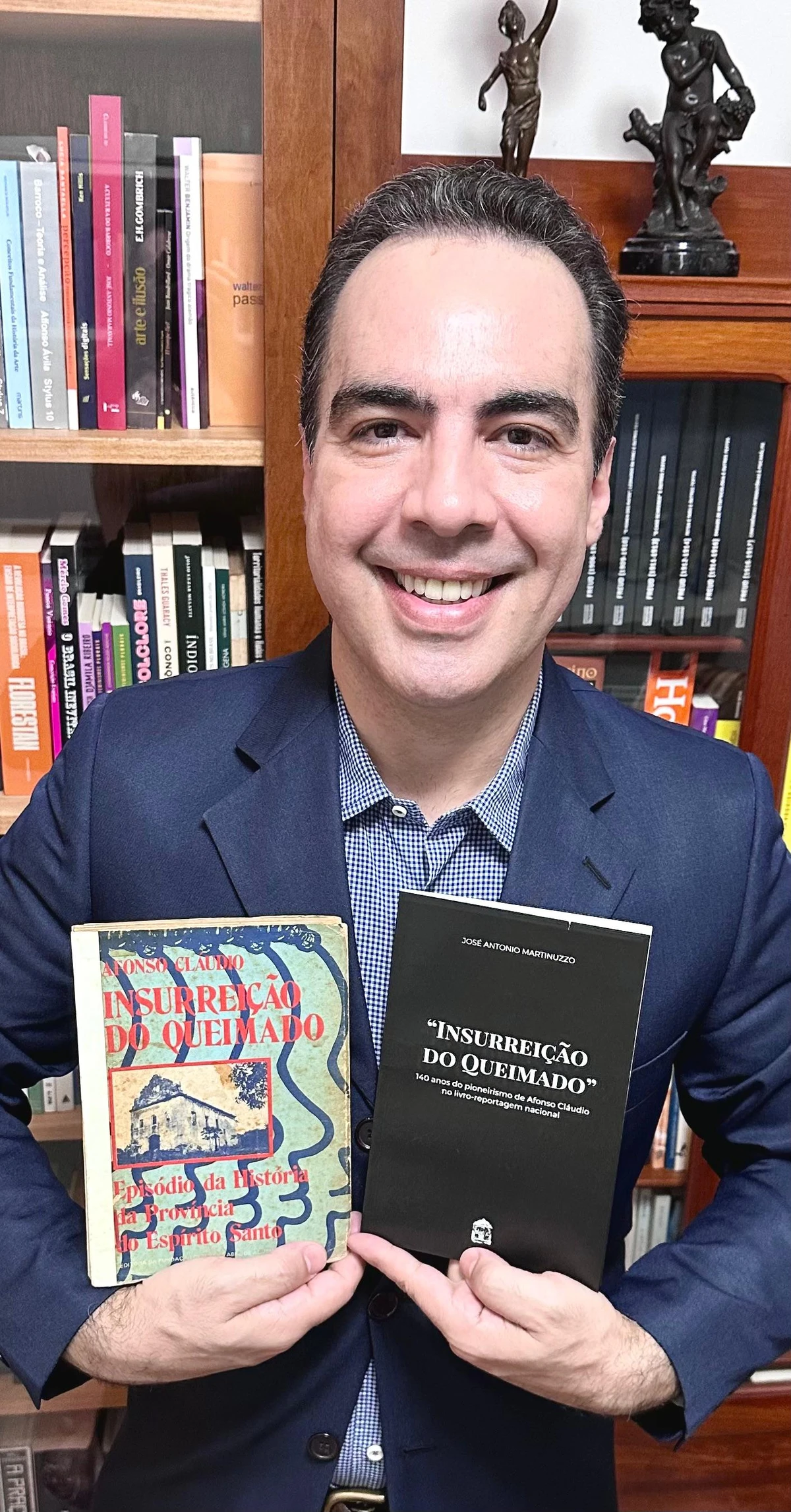 Escritor de vários livros, Martinuzzo é considerado uma referência no jornalismo capixaba