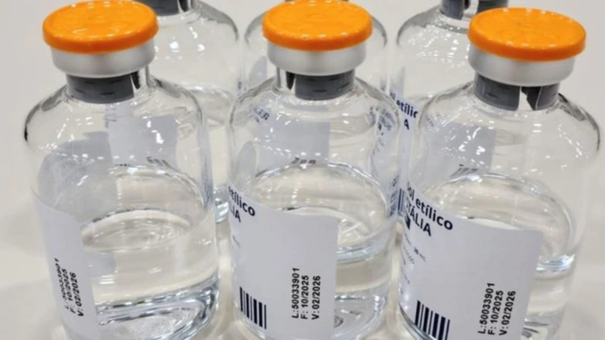 Frascos de etanol farmacêutico doados para o SUS