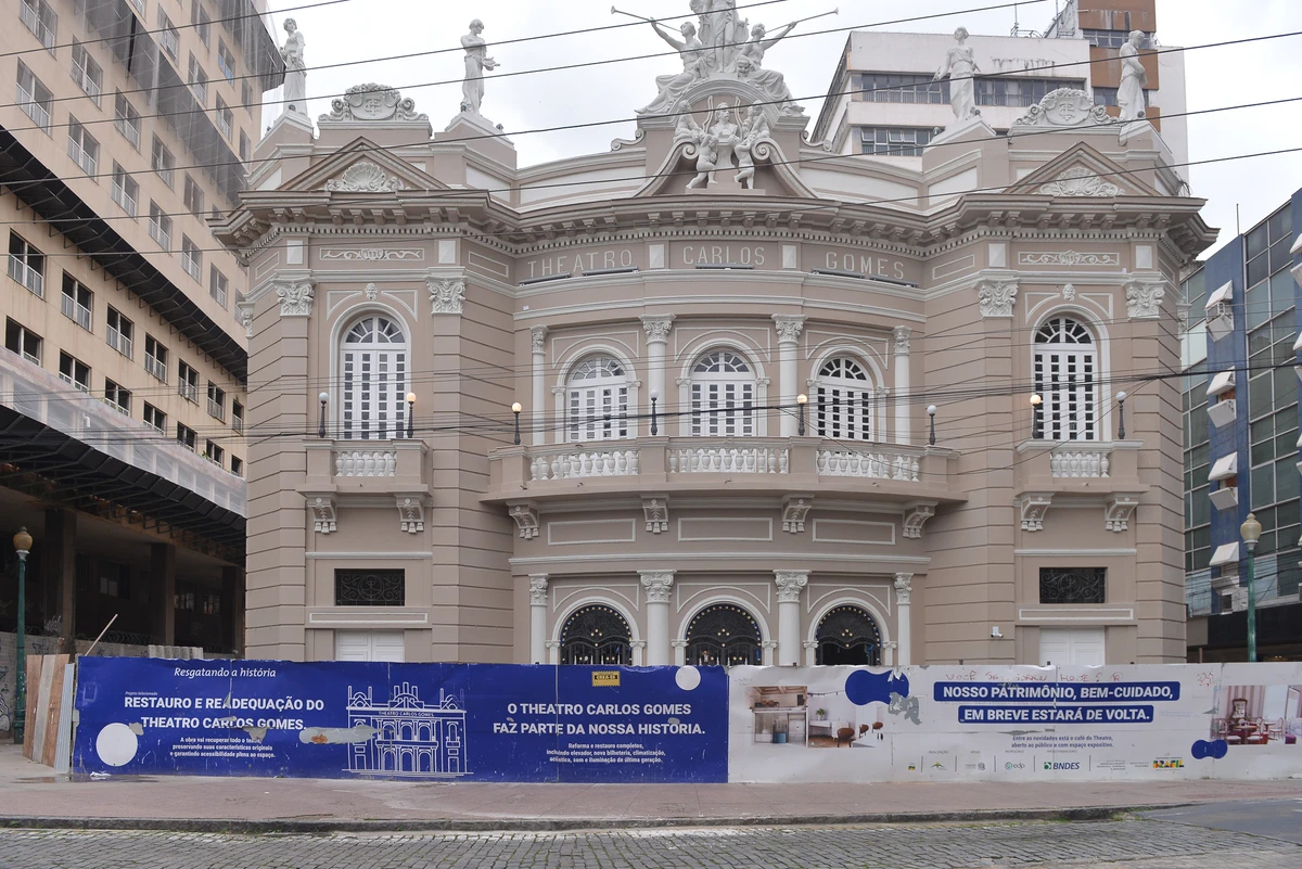 Teatro Carlos Gomes no Centro de Vitória