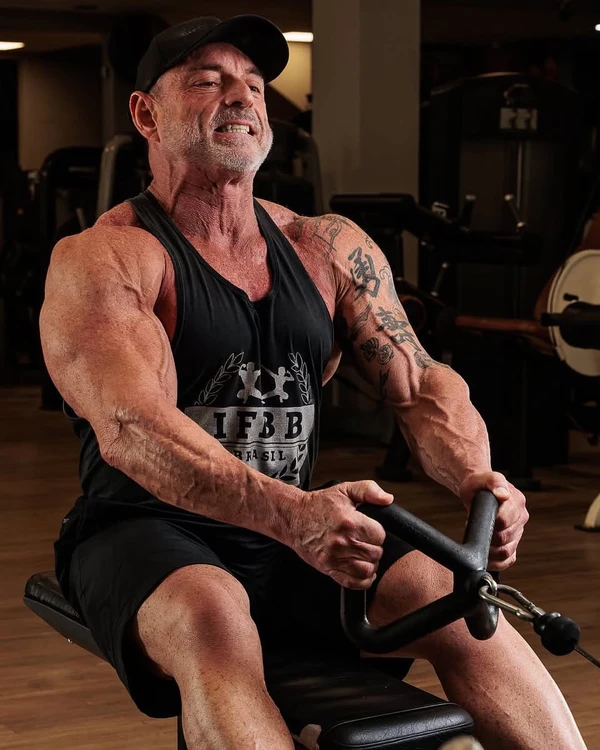 Márcio Vago, fisiculturista de 56 anos