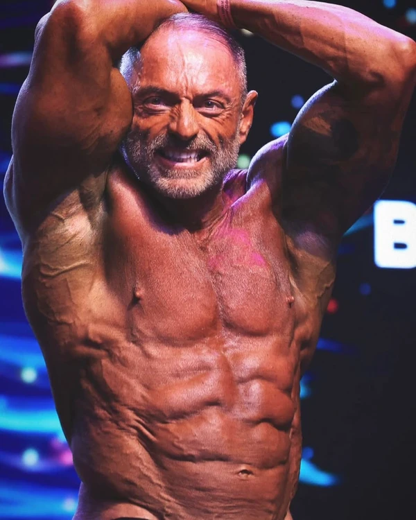 Márcio Vago, fisiculturista de 56 anos