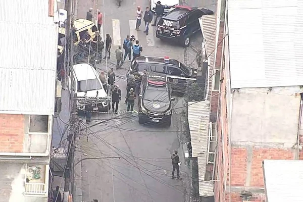 Polícia de SP faz operação contra quadrilha de roubo de celulares e alianças