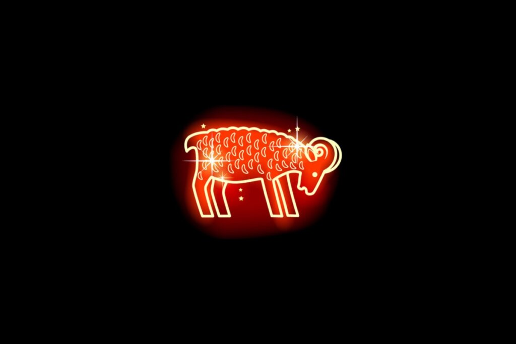 Escorpião e Áries possuem aspectos em comum que podem levar a bons momentos juntos (Imagem: Maisei Raman | Shutterstock)