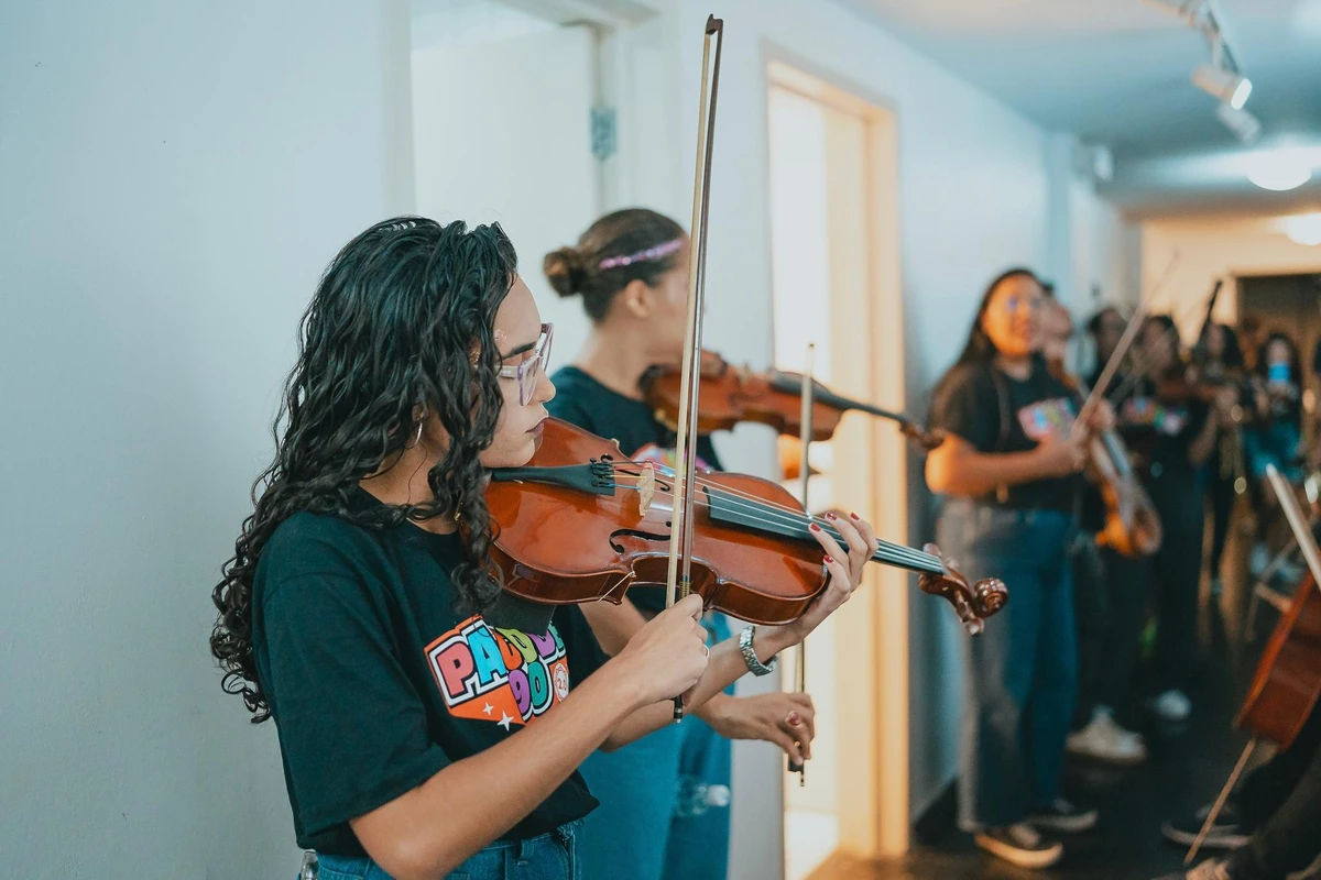 Ingride Narciso encontrou na viola sua paixão