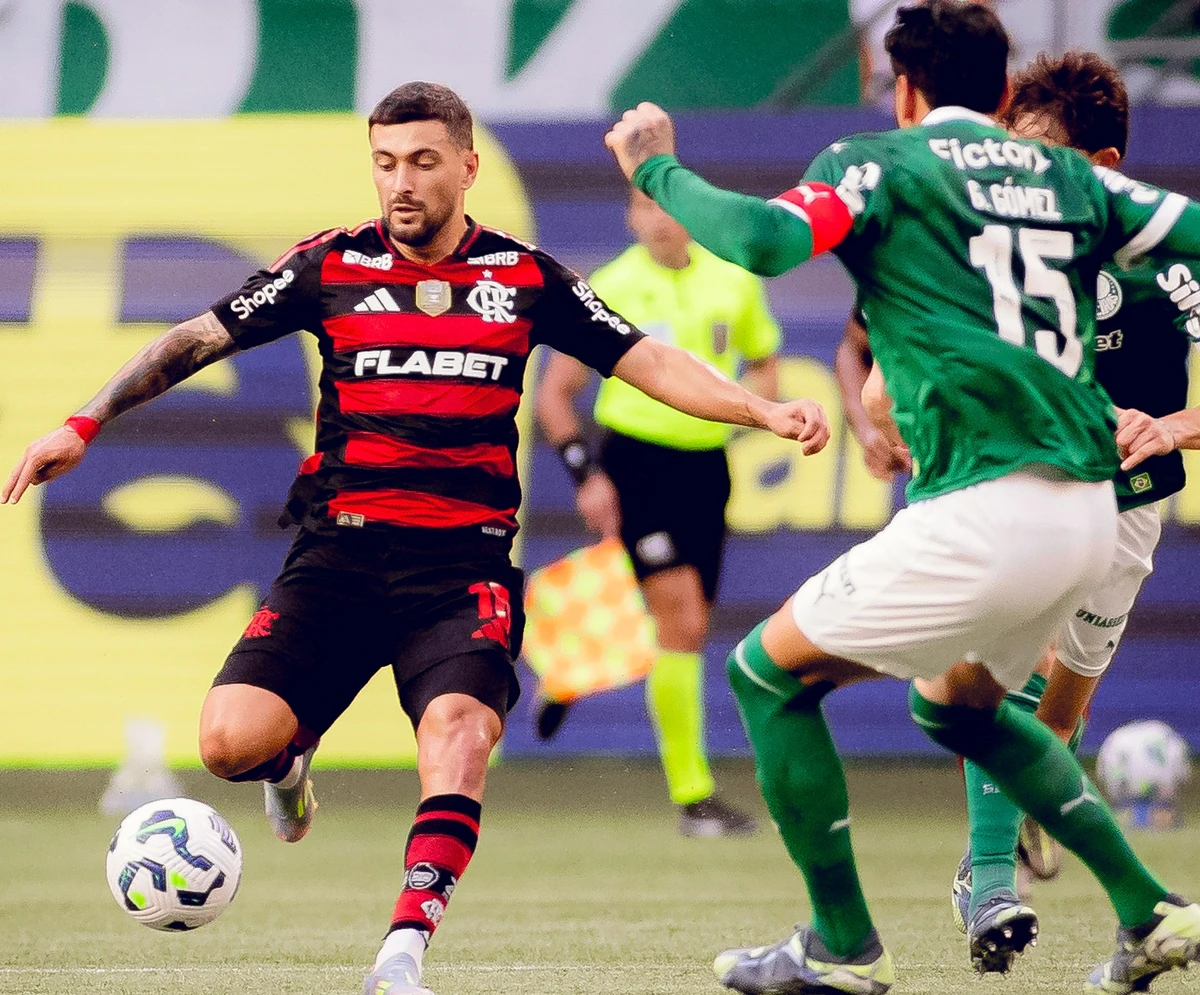 No primeiro turno do Brasileirão, o Flamengo venceu o Palmeiras no Allianz Parque