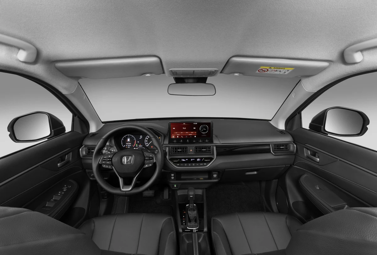 O painel de instrumentos é uma tela TFT de 7 polegadas HD colorida, e a central multimídia é touchscreen de 10 polegadas por Honda/Divulgação